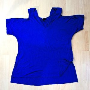 Cold shoulder Cable & Gauge shirt